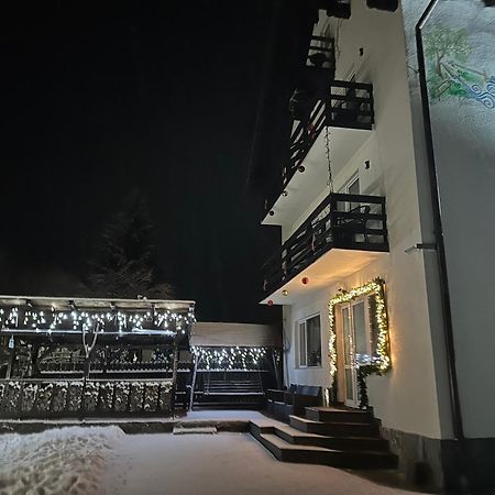 Casuta De Langa Izvor Hotel Moeciu De Sus Exterior foto
