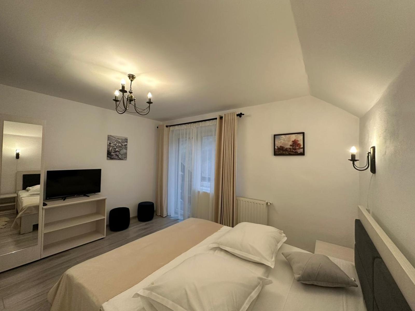 Casuta De Langa Izvor Hotel Moeciu De Sus Exterior foto