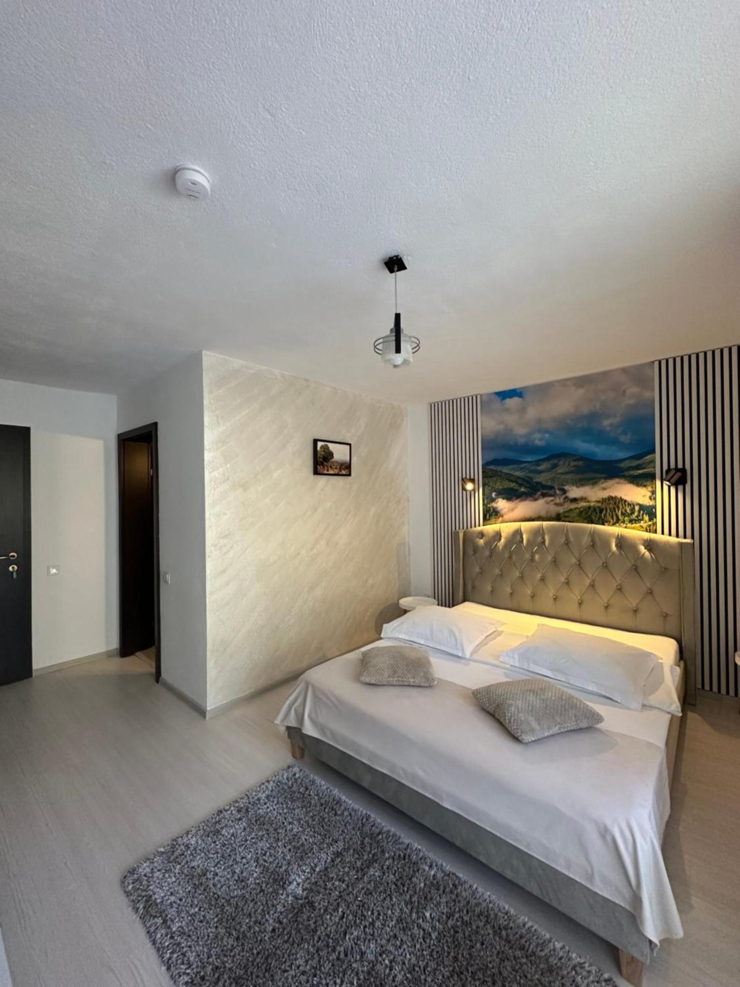 Casuta De Langa Izvor Hotel Moeciu De Sus Exterior foto