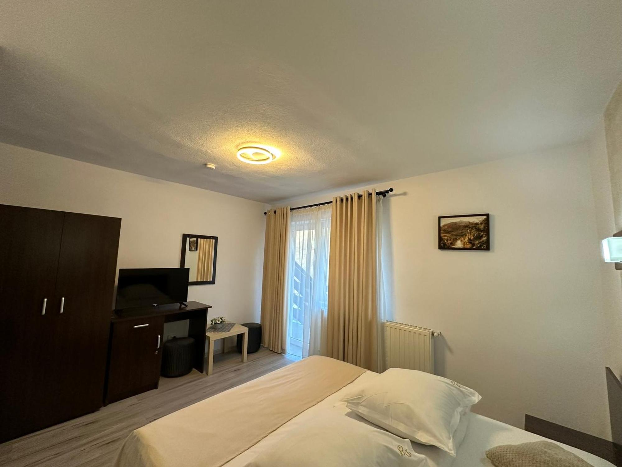 Casuta De Langa Izvor Hotel Moeciu De Sus Exterior foto