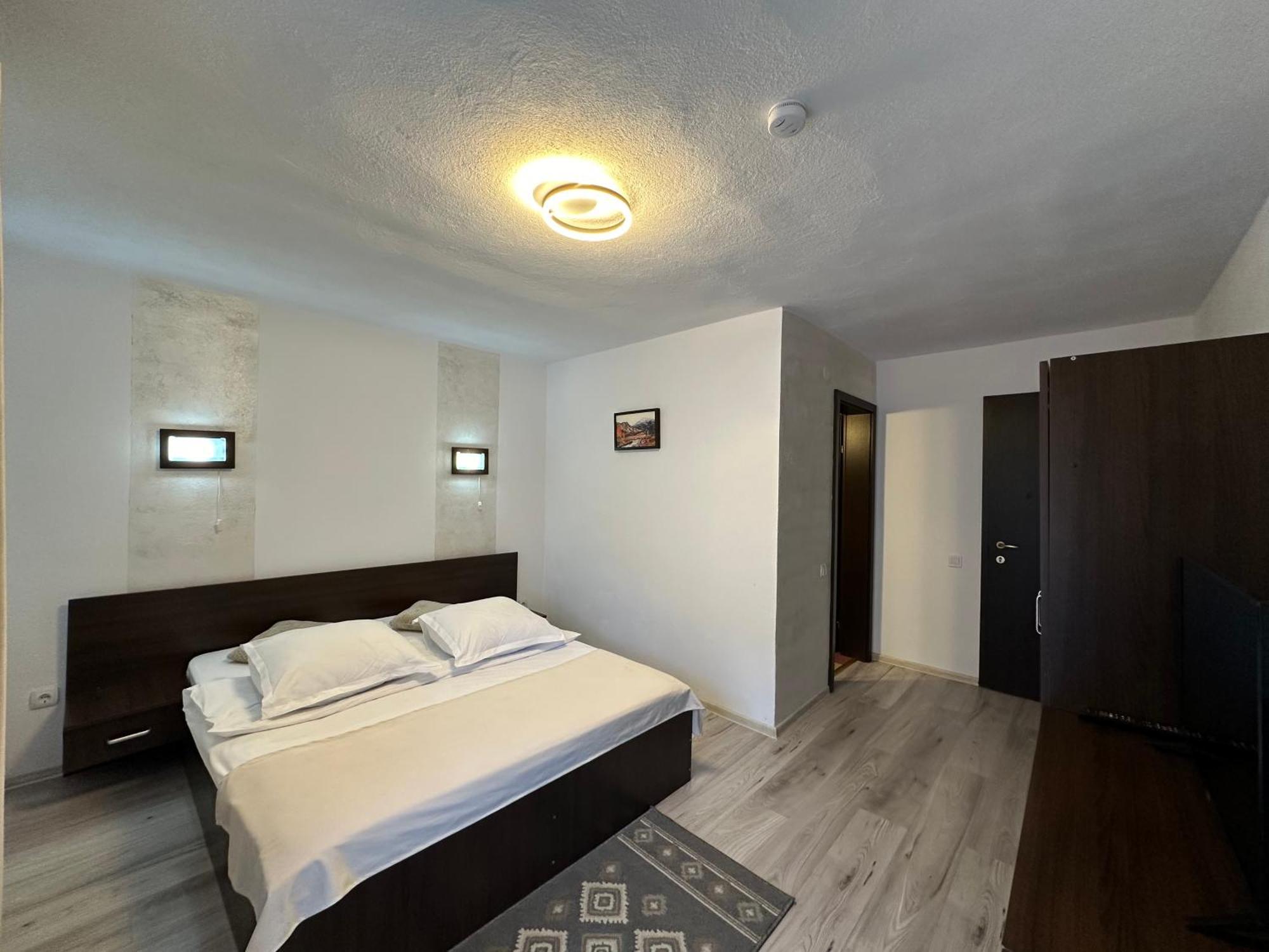 Casuta De Langa Izvor Hotel Moeciu De Sus Exterior foto