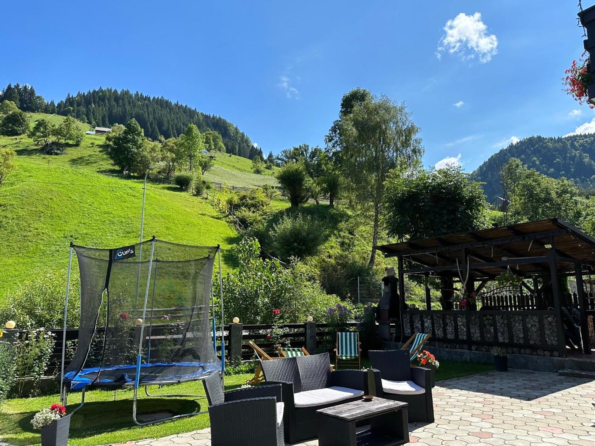Casuta De Langa Izvor Hotel Moeciu De Sus Exterior foto