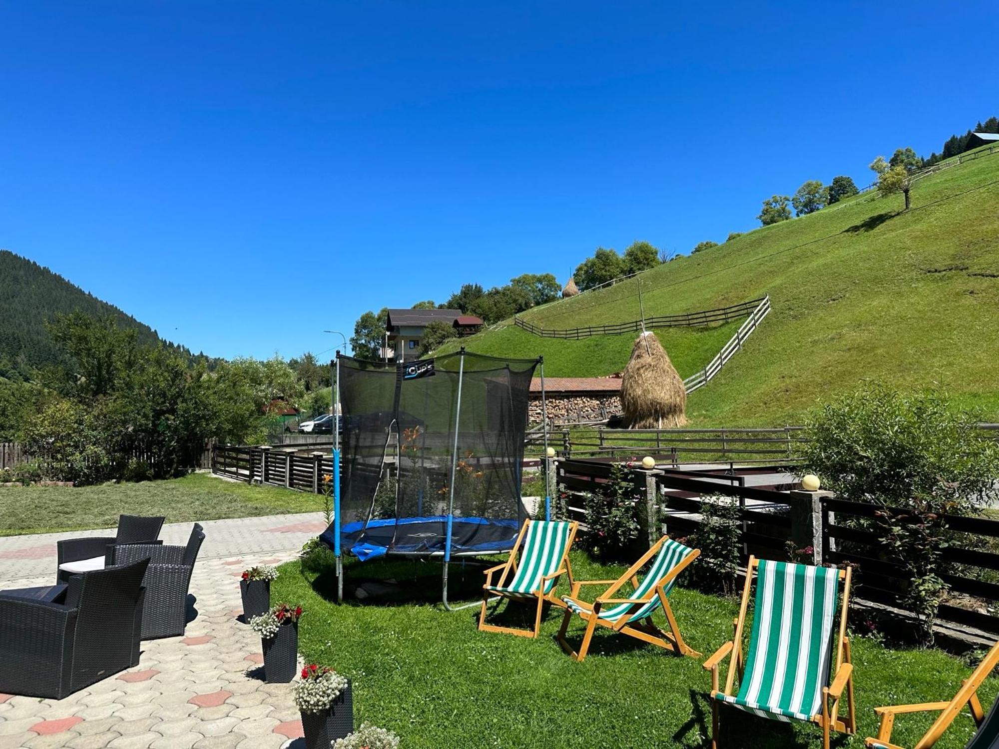 Casuta De Langa Izvor Hotel Moeciu De Sus Exterior foto